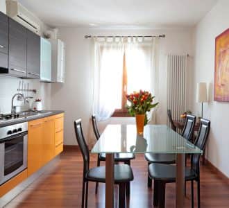appartamento-arancio-alloggi-a-padova-cucina-padovaresidence