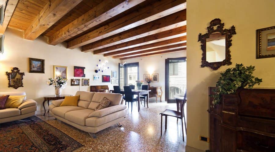 palazzo-della-ragione-padovaresidence-apartments-for-rent-in-the-history-center-of-padua-lounge-area
