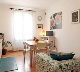 verde-apartment-tourist-apartments-for-rent-in-Padua-living-room-photo-padovaresidence