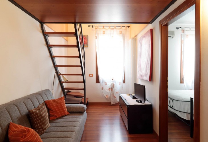 appartamento-arancio-alloggi-a-padova-salone-interno-padovaresidence