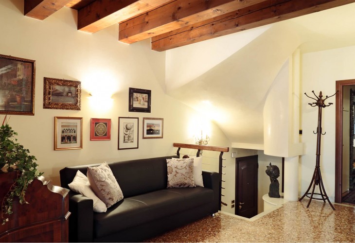 appartamento-palazzo-della-ragione-appartamento-affitto-a-padova-centro-salone-padovaresidence