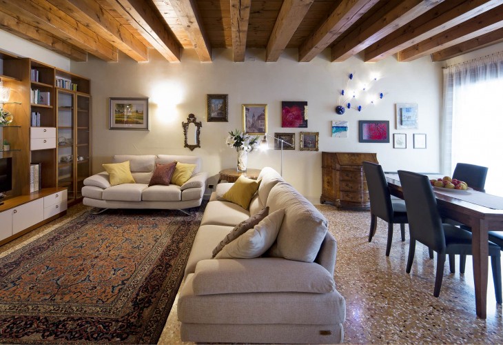 appartamento-palazzo-della-ragione-appartamento-affitto-a-padova-centro-storico-salone-interno-padovaresidence