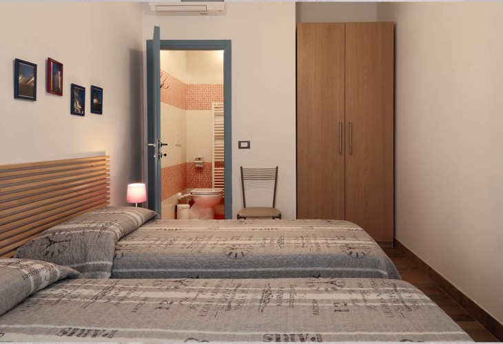 celeste-apartments-padovaresidence-apartments-for-rent-in-the-history-center-of-padua-bedroom-area