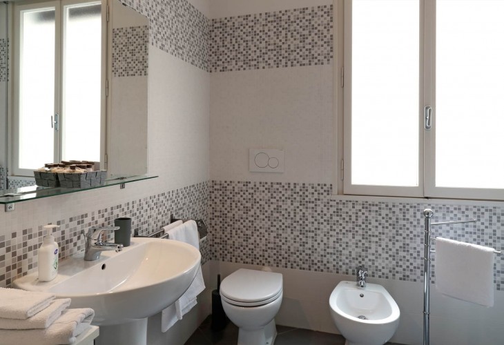 tortora-apartments-padovaresidence-apartments-for-rent-in-the-history-center-of-padua-bathroom-area